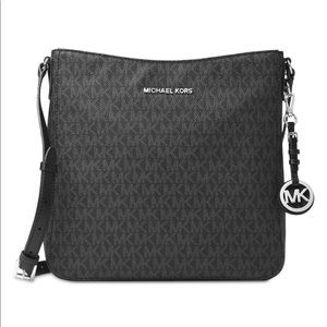 Michael Kors JetSet Messenger Bag